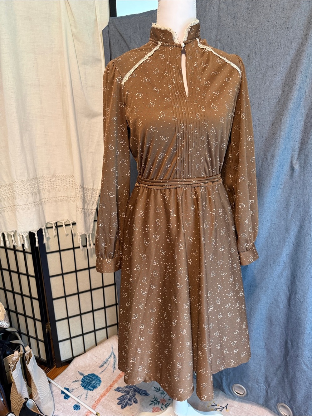Vintage Brown Long-Sleeve High-Neck Midi Dress